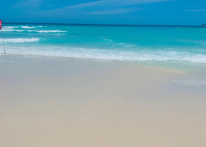 Apartamento incrível em Cabo Frio com localização privilegiada ao lado da praia do forte!